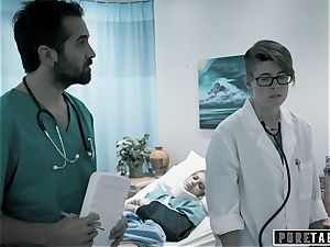 pure TABOO freak medic Gives teen Patient vagina examination